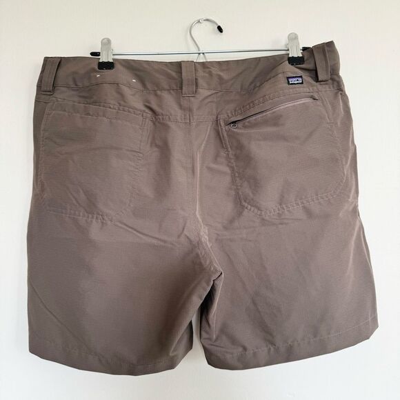 Patagonia Women’s Shorts Grey Size 14 - Picture 2 of 4